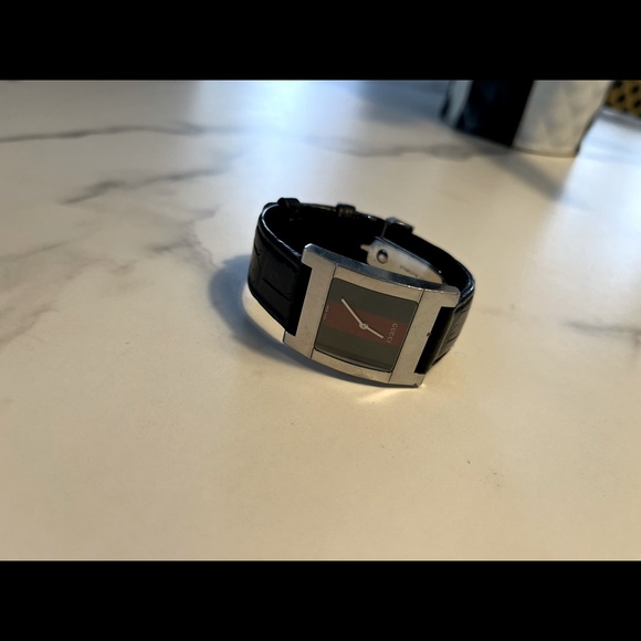 Crocodile leather watch gucci - Picture 1 of 11